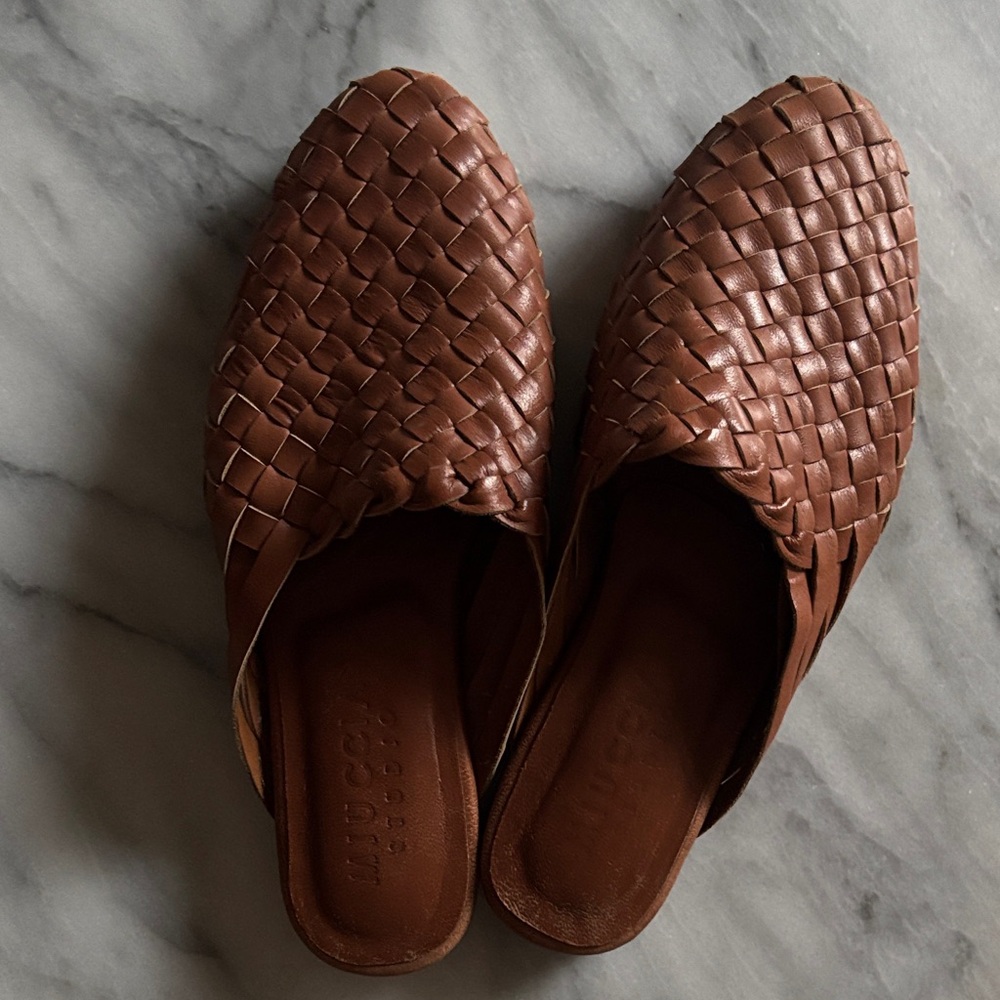 Handwoven goatskin leather slip on - Picture 2 of 5